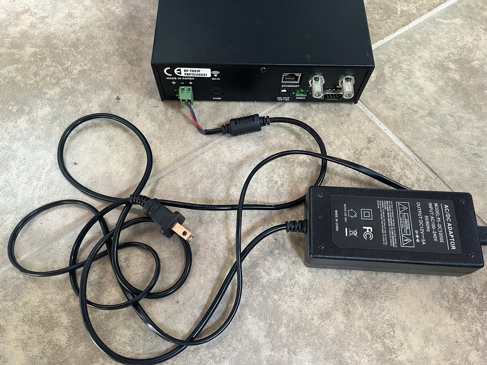 Intellian satellite antenna With Control Unit