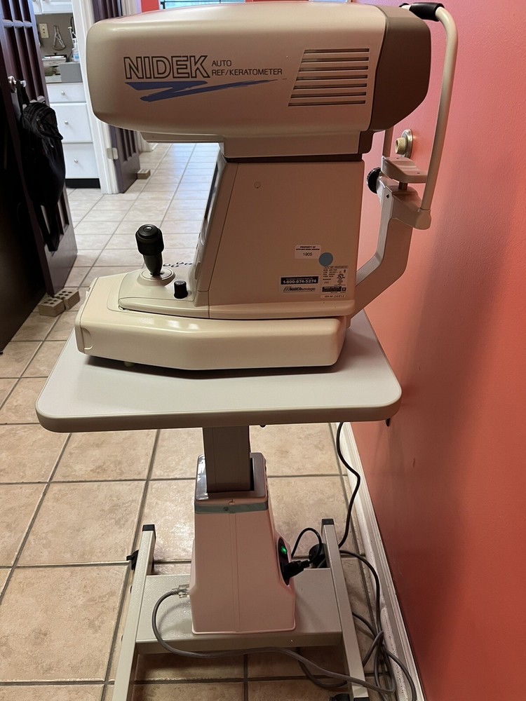 Marco-Nidex Auto Refractor/Keratometer with A Electric Fluctuating Table