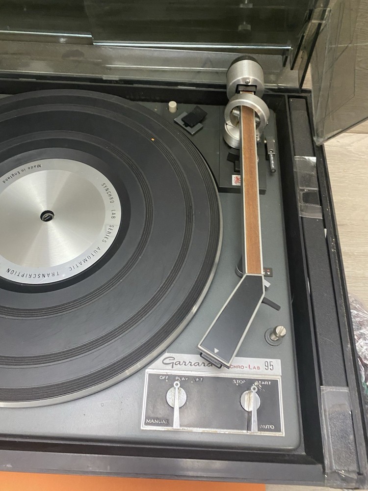 GARRARD SYNCHRO LAB 95 TURNTABLE / RECORD PLAYER