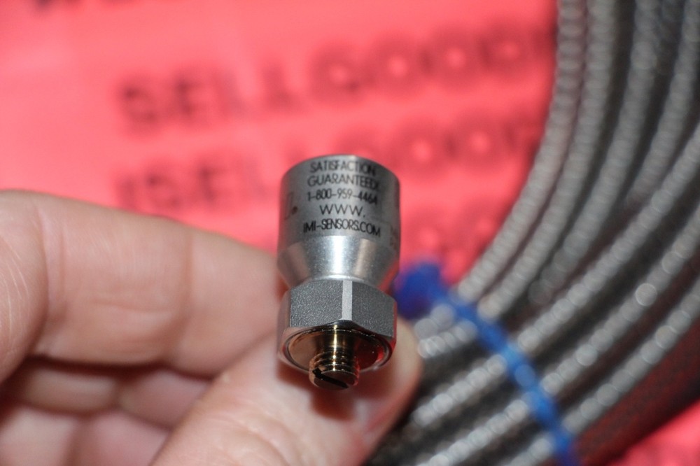 IMI 607M03/040FP ICP Industrial Accelerometer New