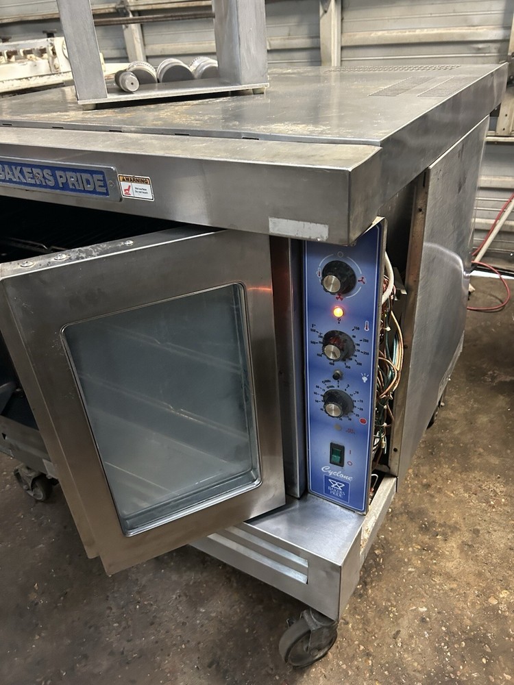 Bakers Pride Oven