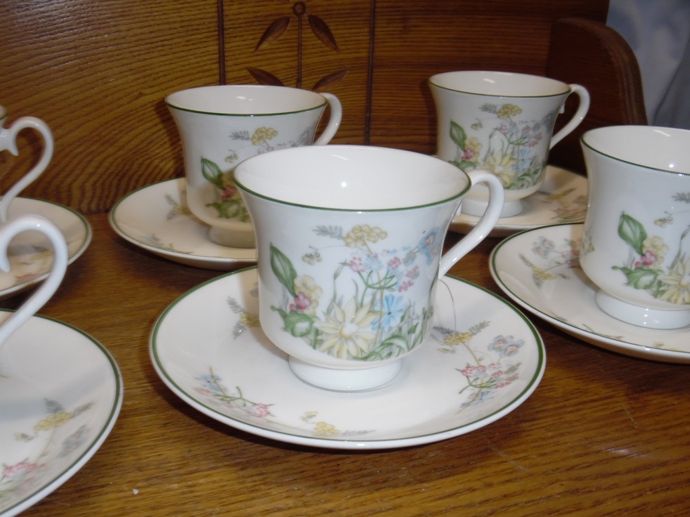 Royal Albert Bone China Small Dinner Set - Spring Dawn New Romance