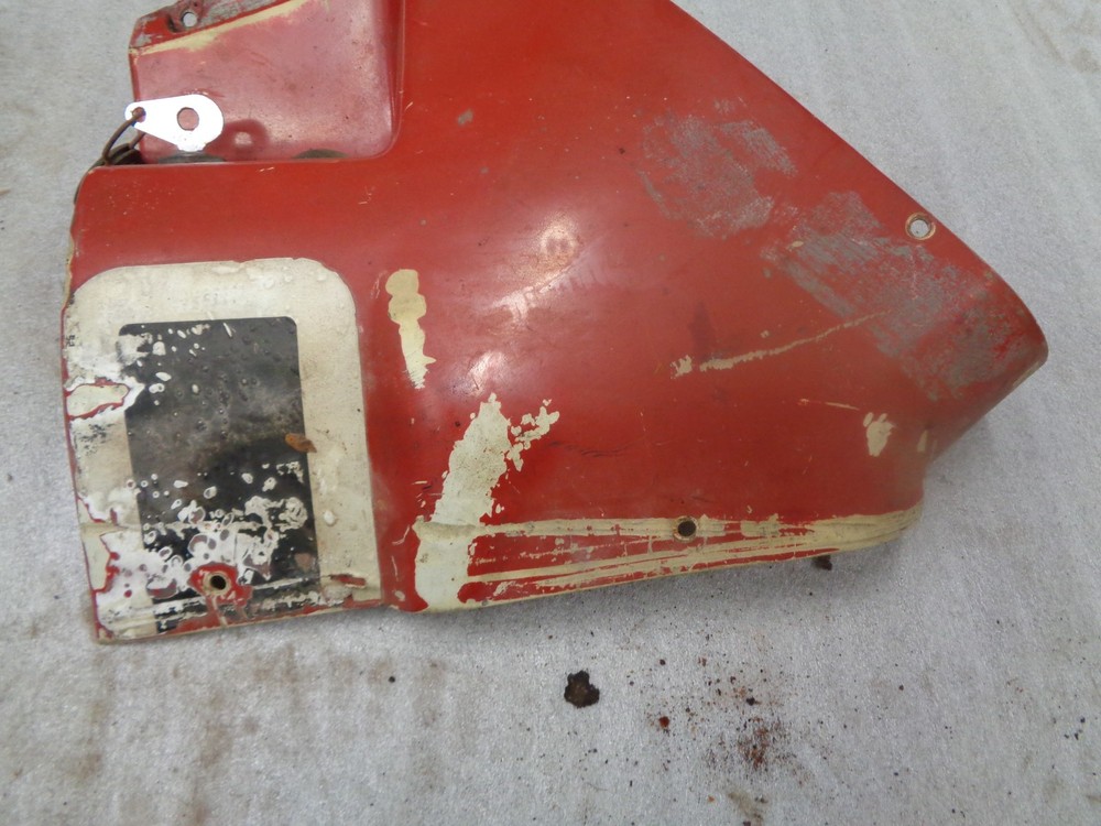 INTERNATIONAL 584. INSTRUMENT PANEL RIGHT SIDE. WITH IGNITION SWITCH.