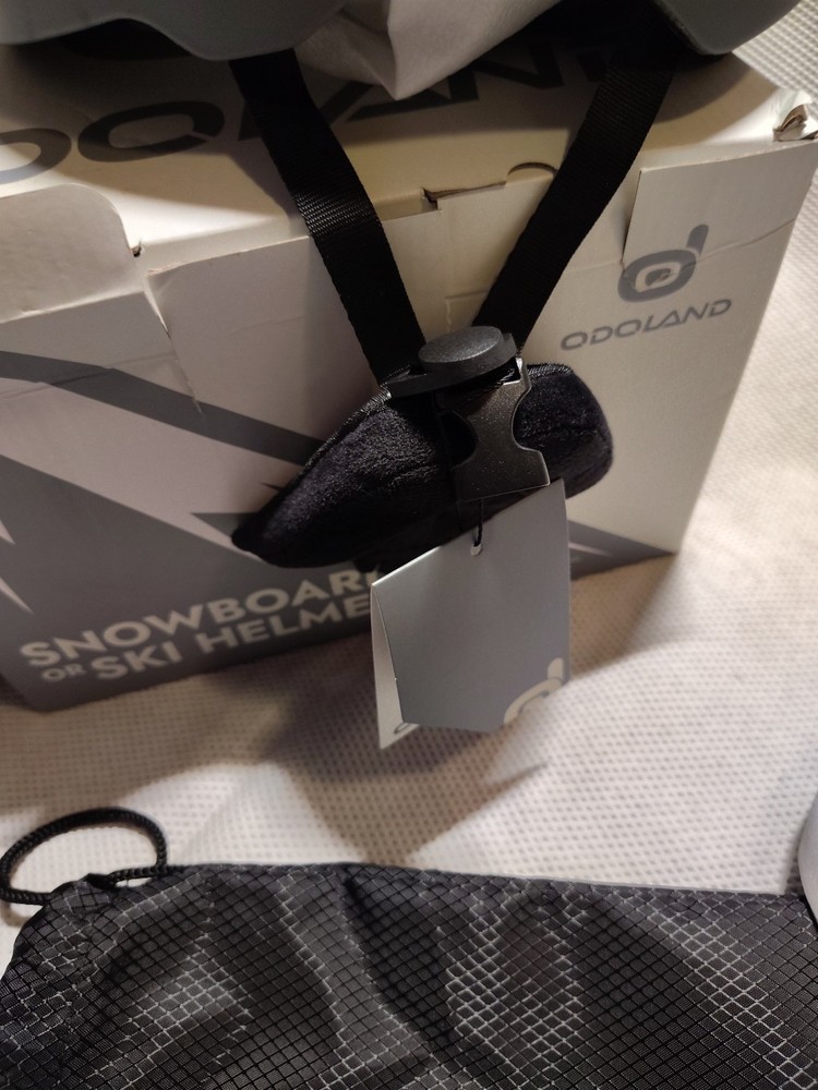 Odoland Gray MEDIUM ski helmet + ski goggles