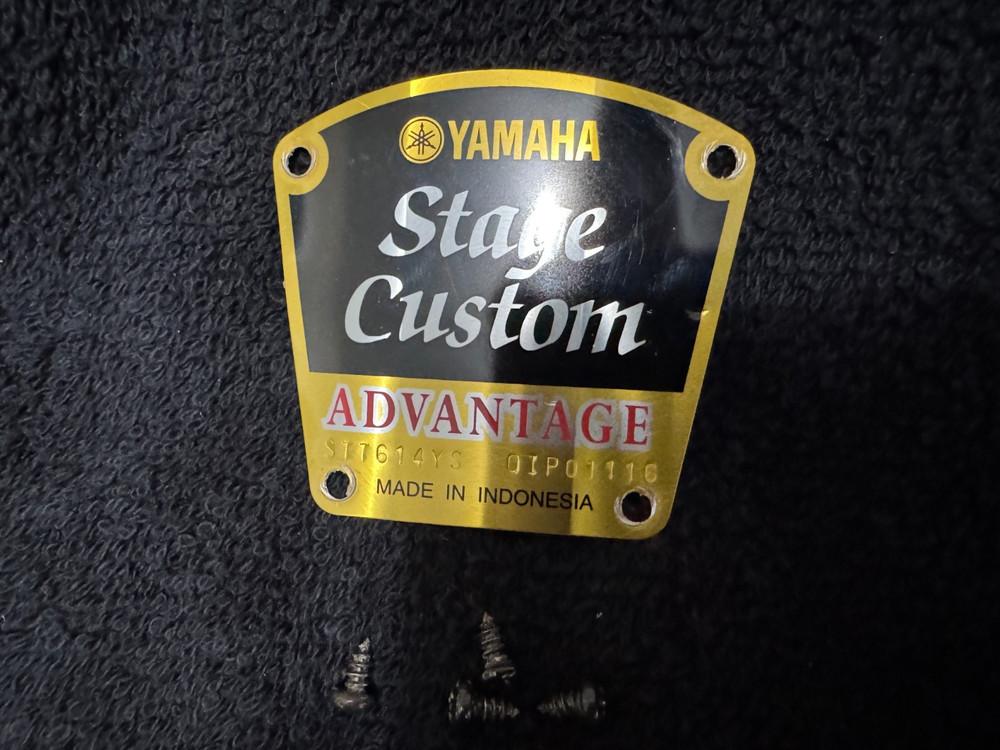 Yamaha Stage Advantage drum badge with screws. Several available