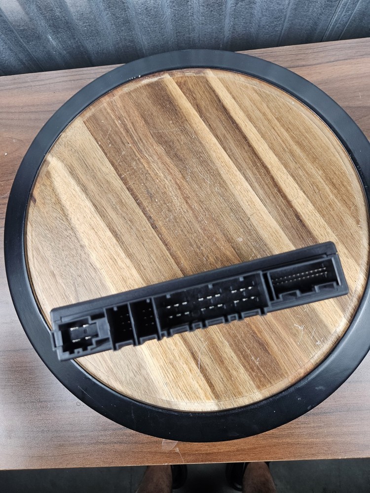 2004-2006 VW PHAETON - Front Right SEAT / Backrest Control Module 3D0959759B