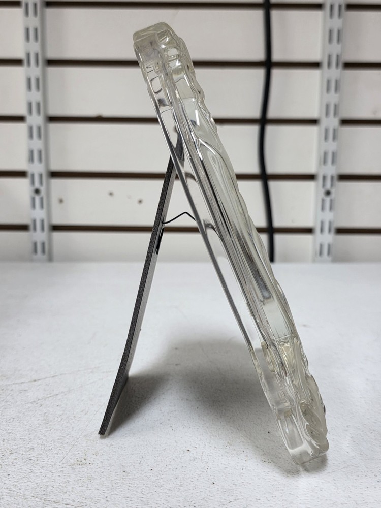 Mikasa 9" Oval Frame Classis Frame