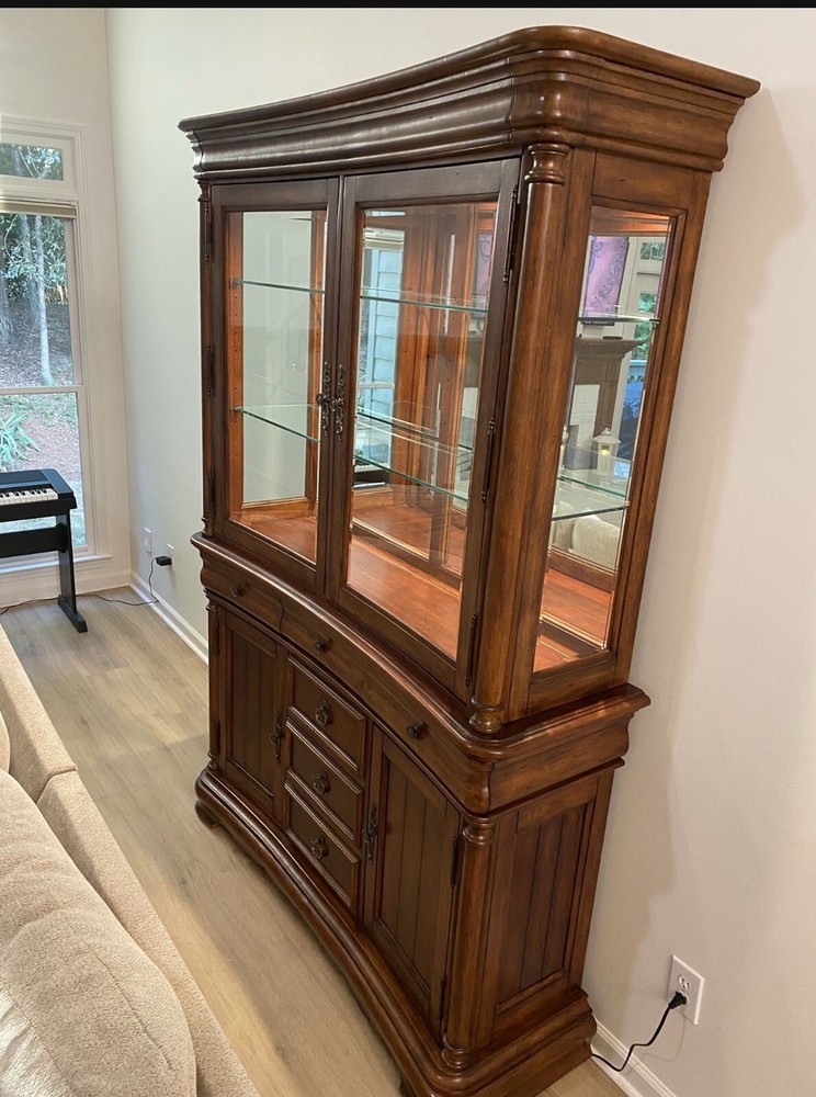 broyhill 2-Piece Buffet Armoire China Cabinet