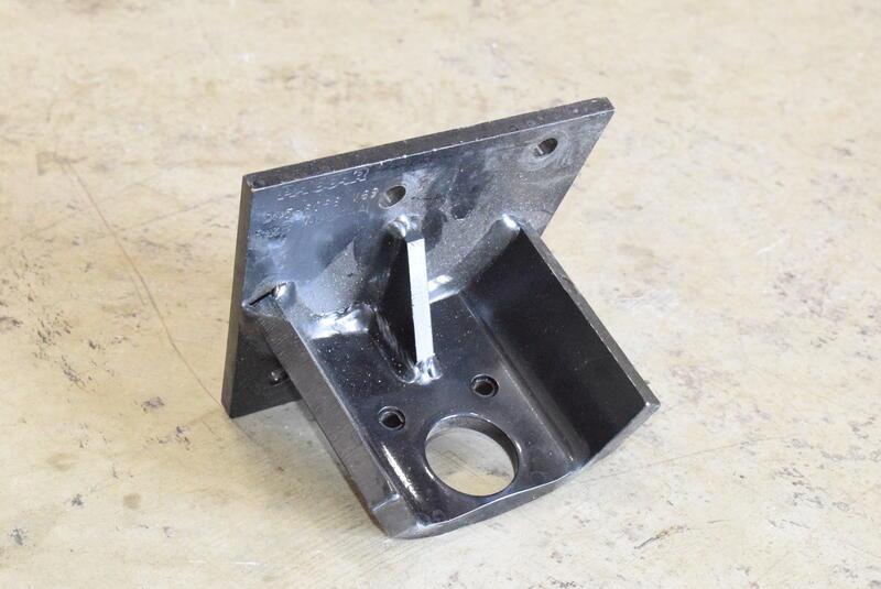 Paccar Engine Mount D85-6068 (548-11883)
