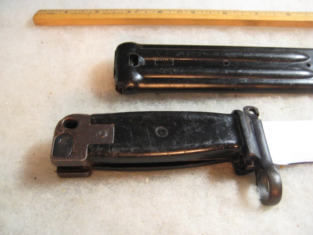 Yugoslavian Type III Multi-Purpose Combat Knife Bayonet w/wire cutter Scabbard