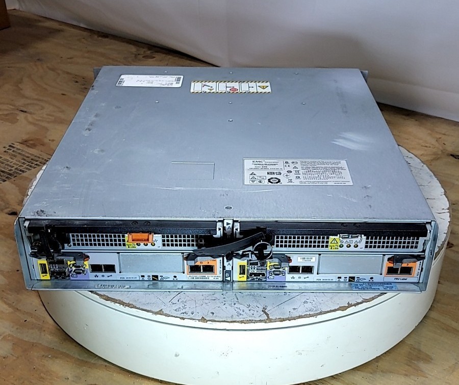 EMC EPE 900-541-006 12-Bay Storage Array SEE NOTES