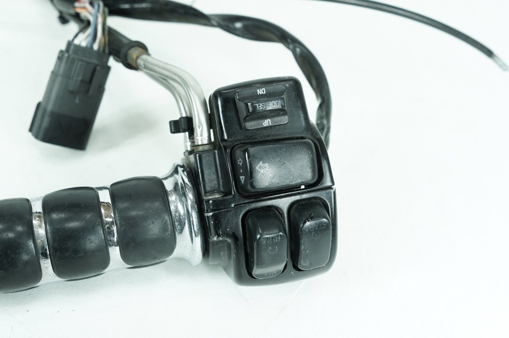 2007 Harley Touring Electra Glide OEM Right Engine Start Kill Switches Controls