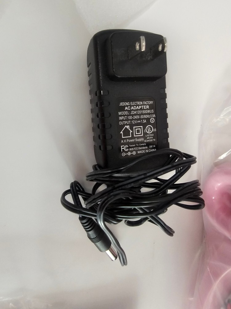 Hello Kitty CD+G Karaoke machine Microphone w Screen IPad & IPhone Connection