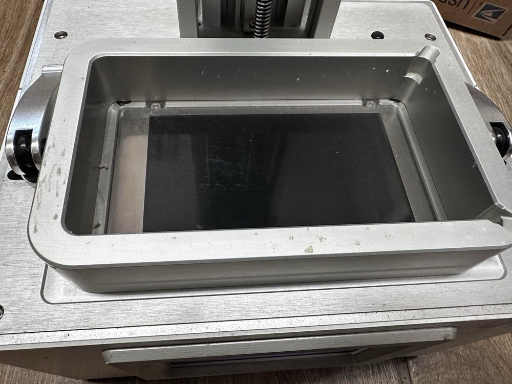 Ackuretta FreeShape 120 is a desktop LCD 3D printer