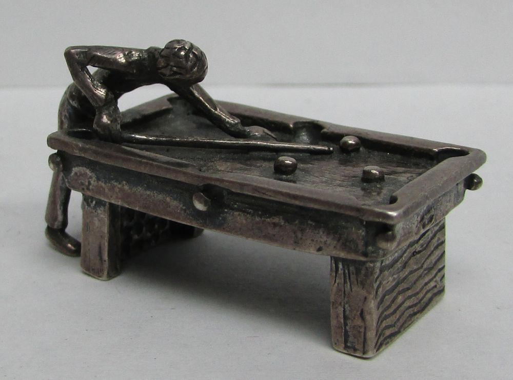 GREAT COLLECTABLE STERLING SILVER MINIATURE POOL TABLE & PLAYER