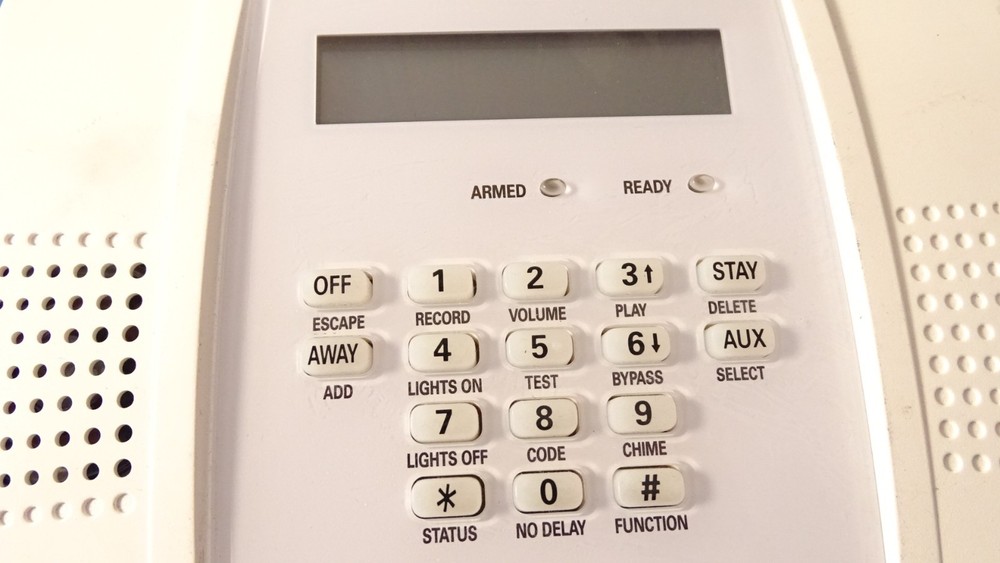 ADT Honeywell Lynx Plus Series Model LYNXPLUS2 Control Panel