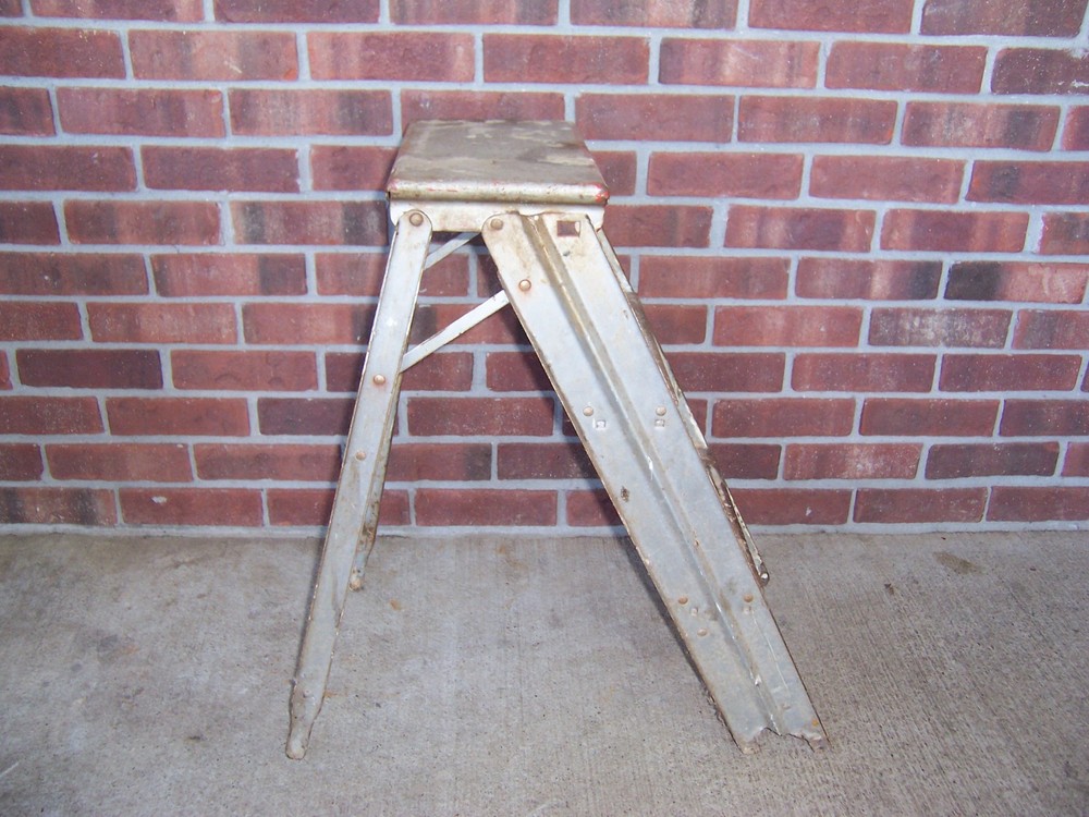 VINTAGE METAL 2 STEP FOLDING STEP STOOL LADDER ..