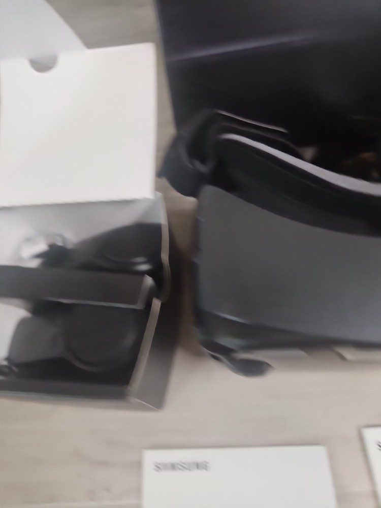 Samsung Gear VR 2017 w/ Controller