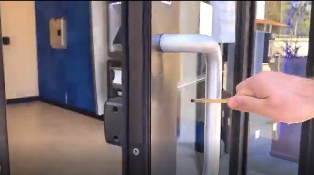 2 PACK Touchless Door Opener Tool -Clean Key Retractable Tool