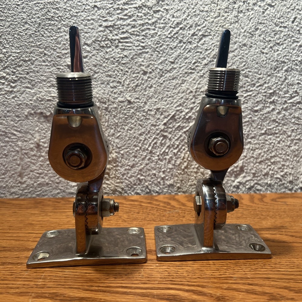 Shakespeare Ratchet Mount W/Handle 4167 Two Of Them