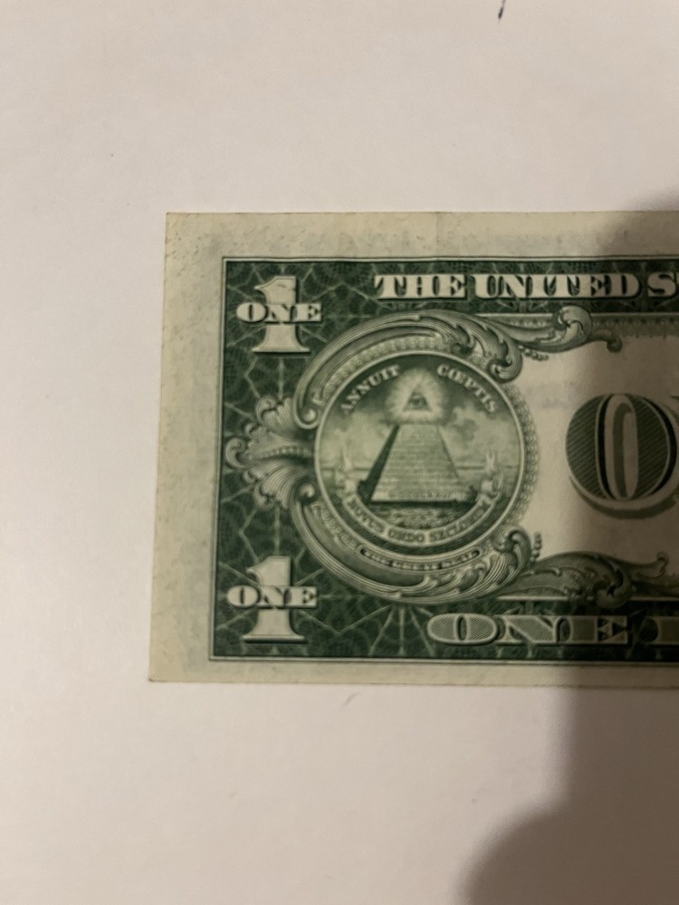 1935-D $1 Silver Certificate Blue Seal Off Center Mis-Cut Error Note