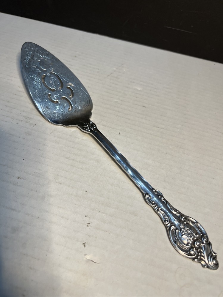 Wallace Vintage PIE/CAKE SERVER Silver Plate Baroque Pattern RARE!