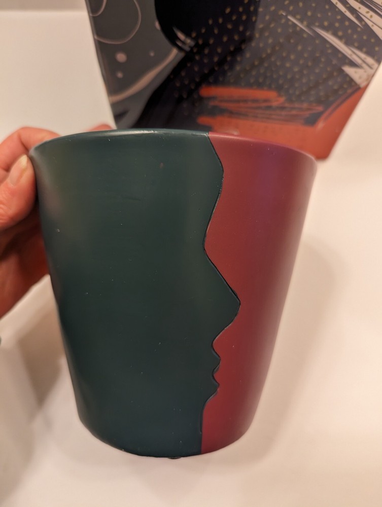Gugugo Abstract Face Planter