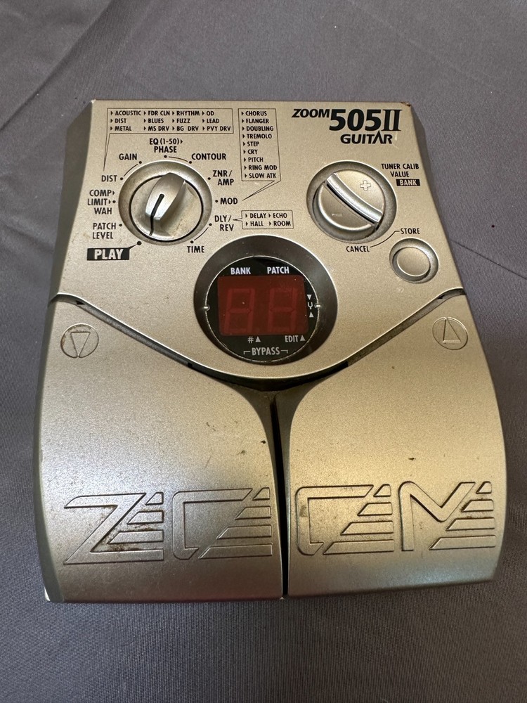 Zoom 505II Guitar Multi‑Effects Processor Pedal – Classic Amp Modeling & Effects