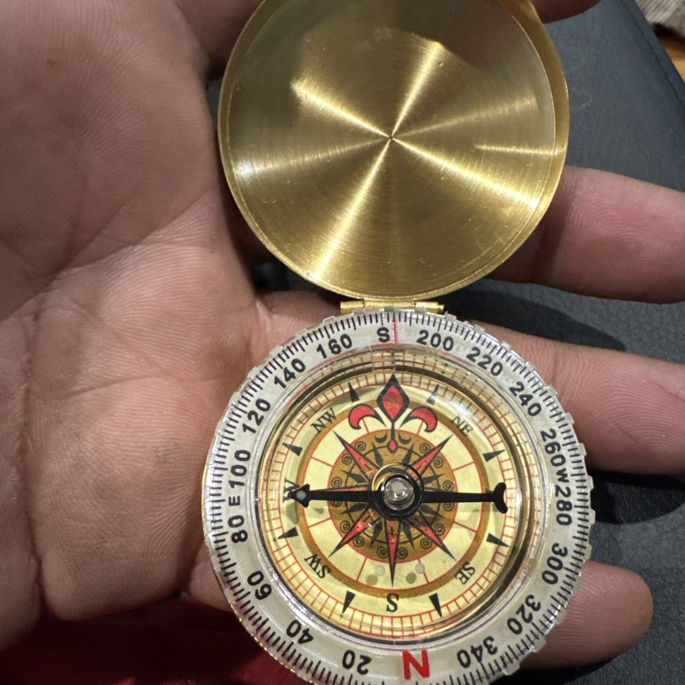 Vintage Brass Pocket Compass with Hinged Lid –read