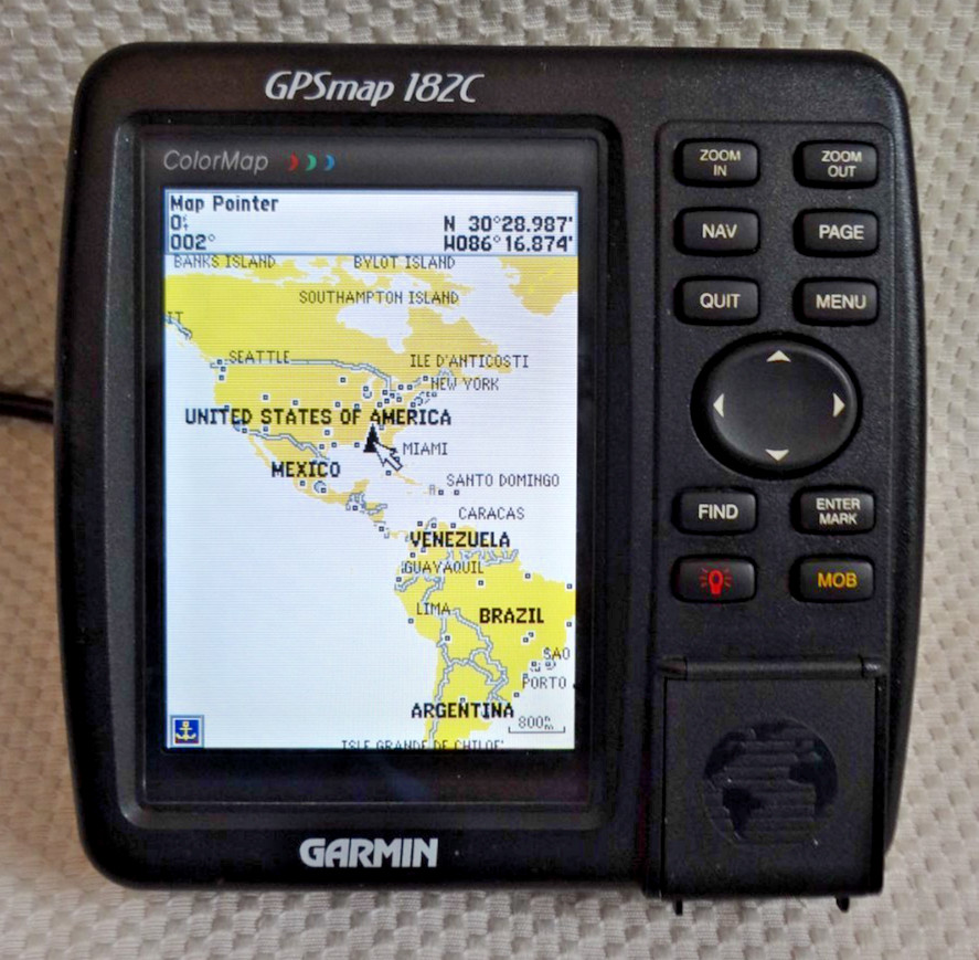 GARMIN GPSMAP 182C MARINE CHART PLOTTER FISHFINDER GPS UNIT w/ MOUNTING KNOBS