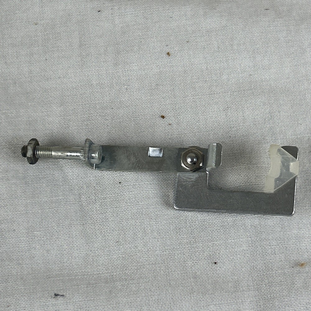 Dual 1019 Needle Arm Rest Lock Original