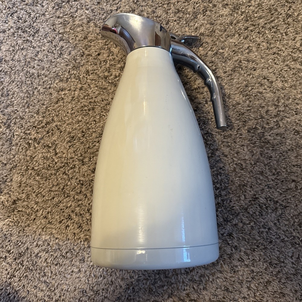 Crofton Insulated Carafe 2QT