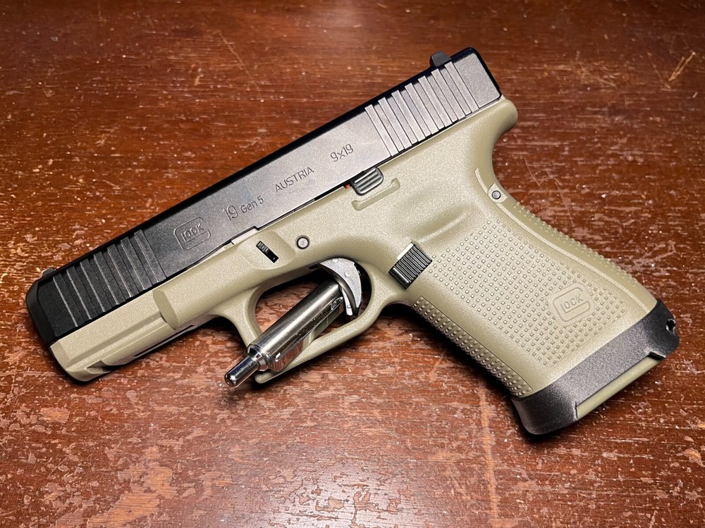 Glock 19 G19 Gen 5 Magwell - Backstrap Compatible