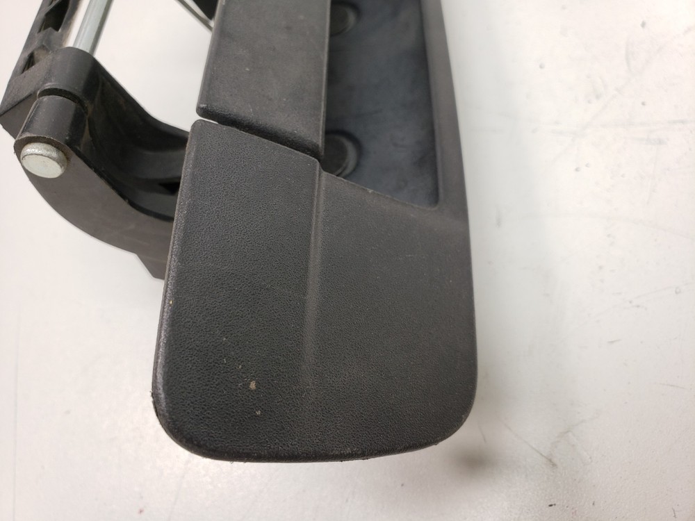 2011-2012 RAM 2500 3500 Tailgate Release Handle No Camera 68044904AD