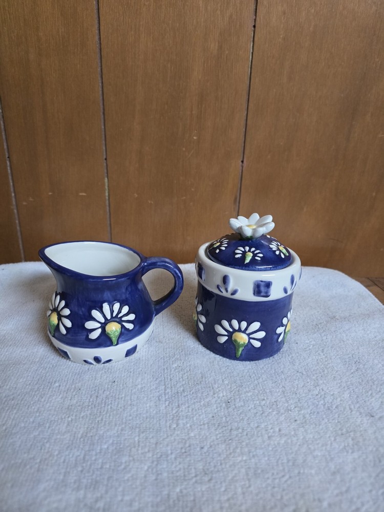Oneida Spring Daisy Cream And Sugar Set