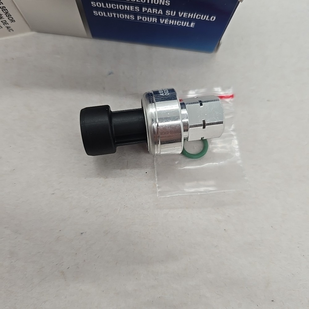 A/C Refrigerant Pressure Sensor CARQUEST ABA1005