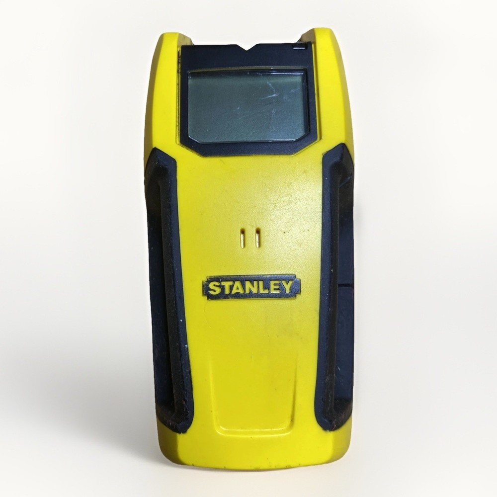 Stanley STHT77406 handheld Stud Sensor/AC Detector Ylw Backlit Digital Display