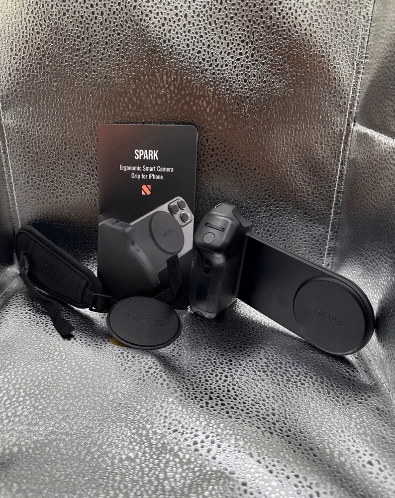 Miops spark camera Grip For iPhone With Case New, No Box
