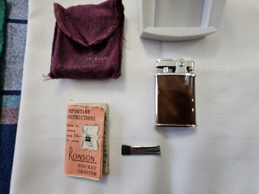 Vintage Ronson Gem Lighter