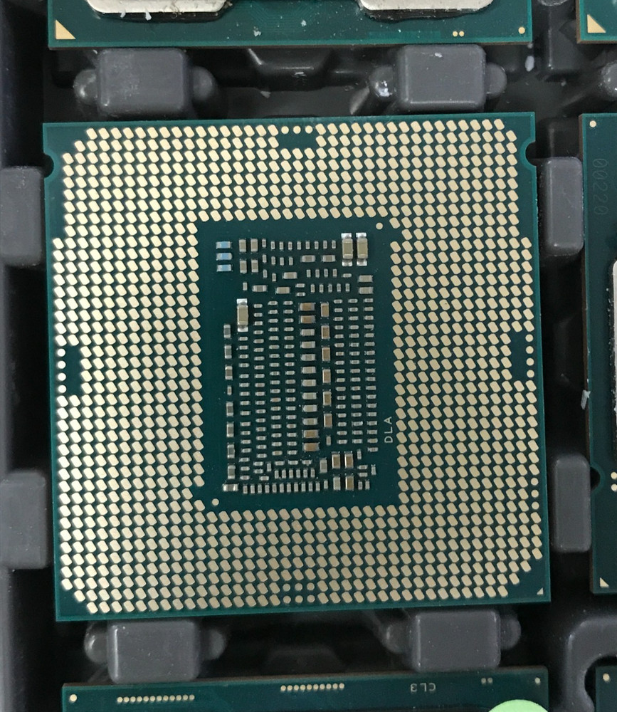 Intel Core i7-9700T SRG17 / 8-Core CPU Processor / 2.00GHz