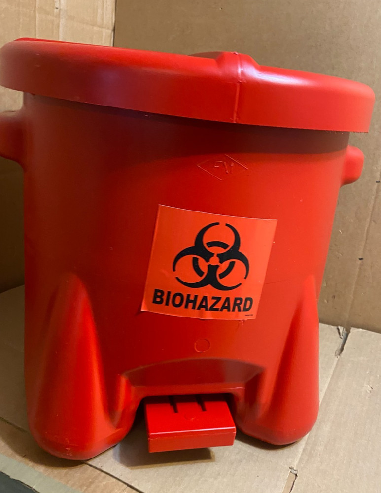 EAGLE 945BIO Biohazard Step On Poly Waste Container 10 Gallon