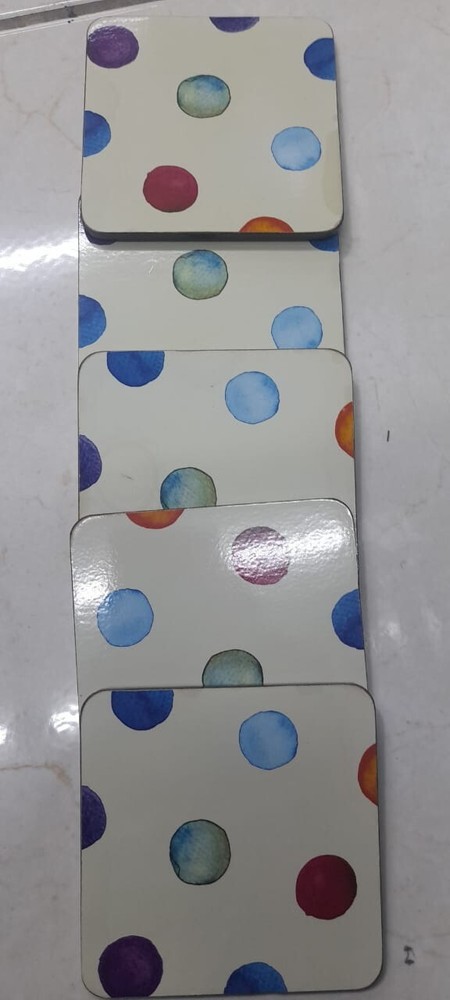 Cup base for drinks A cup base for drinks, tea, coffee,