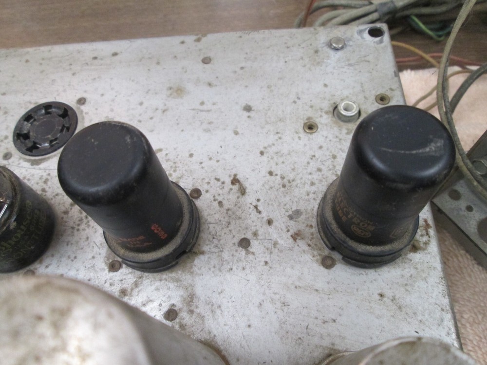 Capehart 634927 tube amplifier pulled from a Panamuse console Powers on