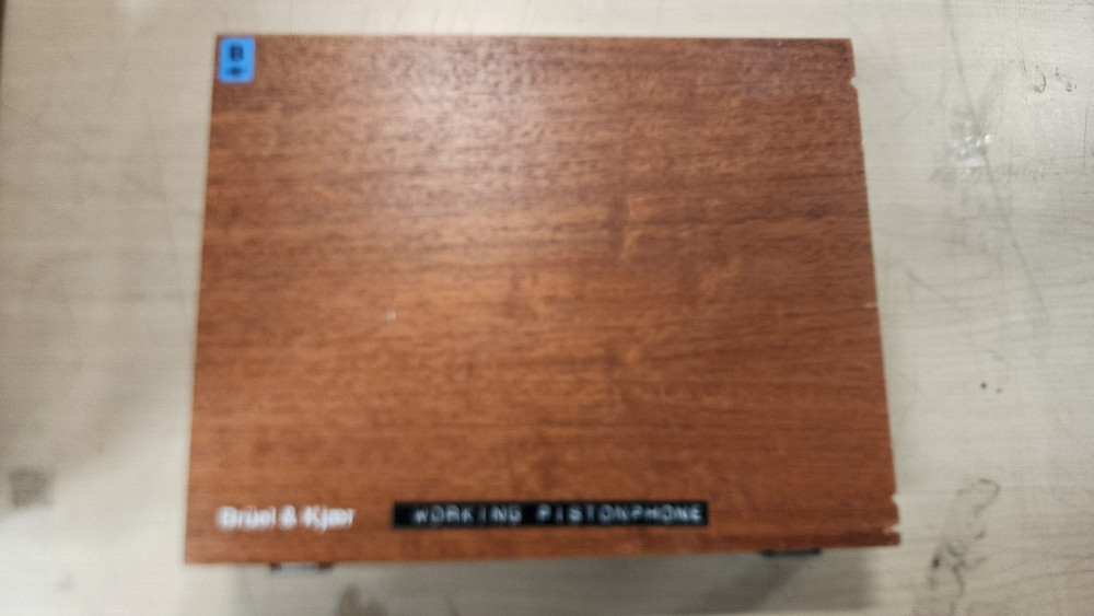Bruel & Kjaer Type 4228 Pistonphone