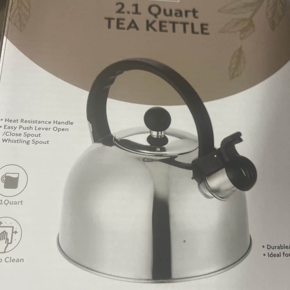 Le Creuset Beehive Tea Kettle 2.1 Quart Capacity