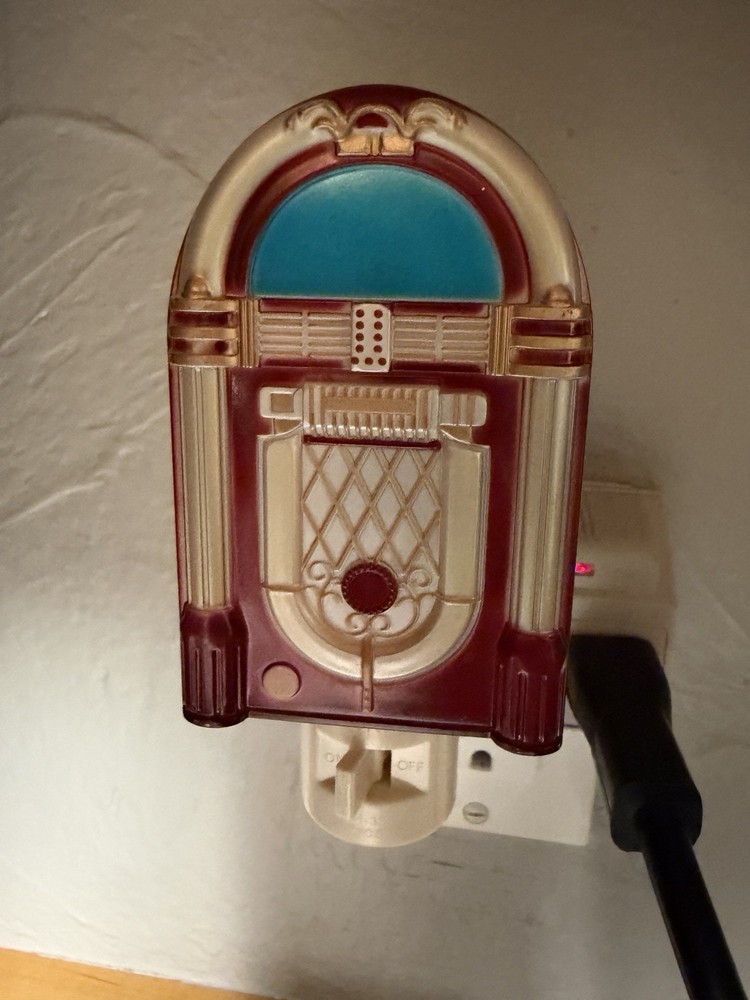 JUKEBOX NIGHTLIGHT Plug In - Lighted NEAT
