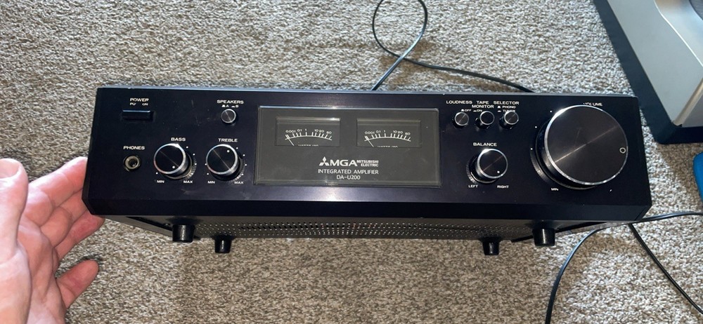 Vintage Mitsubishi Amplifier DA-U200 – Powers On – Untested