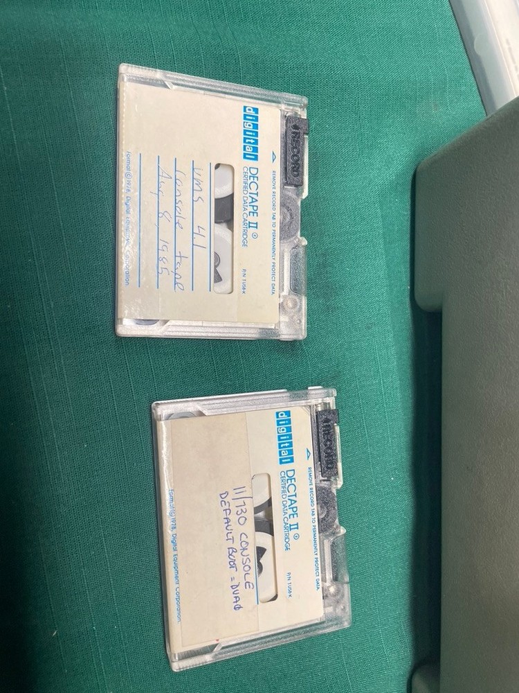 Hewlett Packard HP 4951A protocol analyzer with accessories 18180A interface
