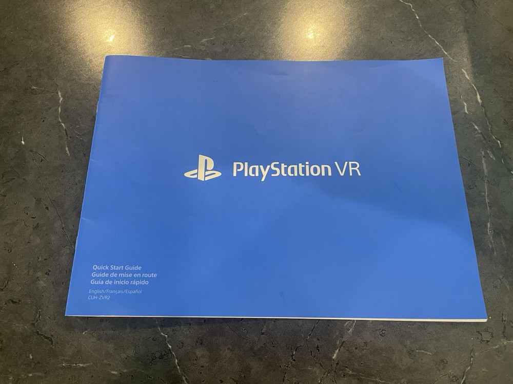 Sony Playstation 4 VR Bundle **Camera/Controllers/Orig Box/Paperwork**
