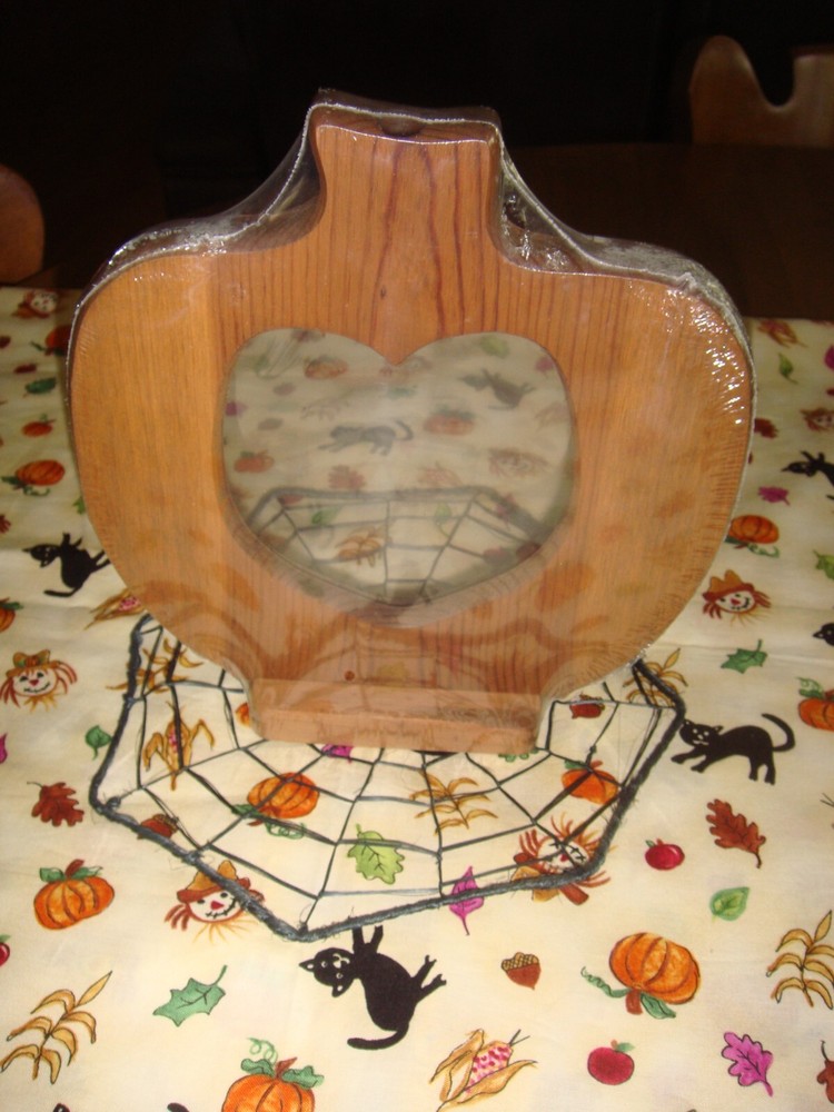Frame Pumpkin Shape Wood Frame